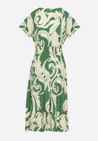 Born2be - Zielona Sukienka z Bawełny Ozdobiona Guzikami i Geometrycznym Wzorem Talissea. Okazja: na co dzień. Typ kołnierza: dekolt w kształcie V. Kolor: zielony. Materiał: bawełna. Wzór: geometria, aplikacja. Sezon: lato. Styl: casual #6