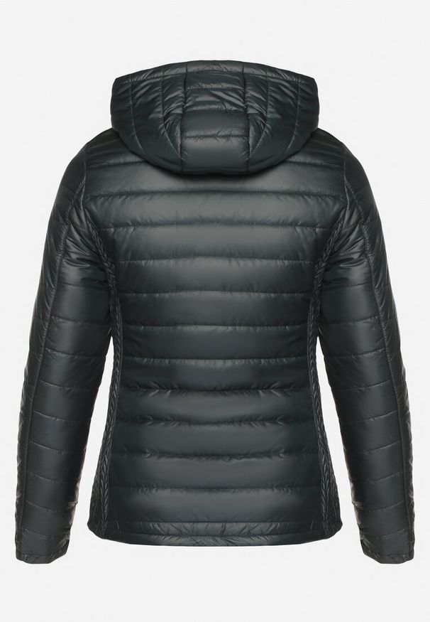 Born2be - Ciemnozielona Pikowana Kurtka z Opinanym Kapturem i Wstawkami z Gumek Terilinde. Okazja: na co dzień. Kolor: zielony. Styl: elegancki, casual