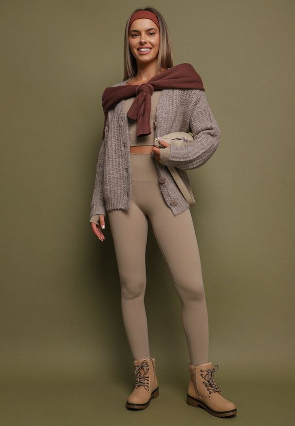 Born2be - Beżowy Komplet Sportowy Legginsy i Bluzka z Odkrytymi Plecami Dasalla. Kolor: beżowy