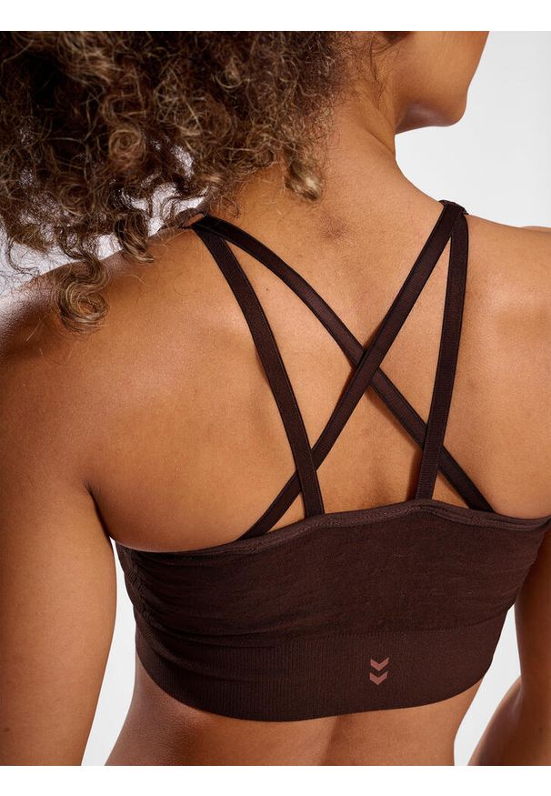 Bezszwowy biustonosz dla kobiet Hummel Focus. Kolor: brązowy. Sport: fitness