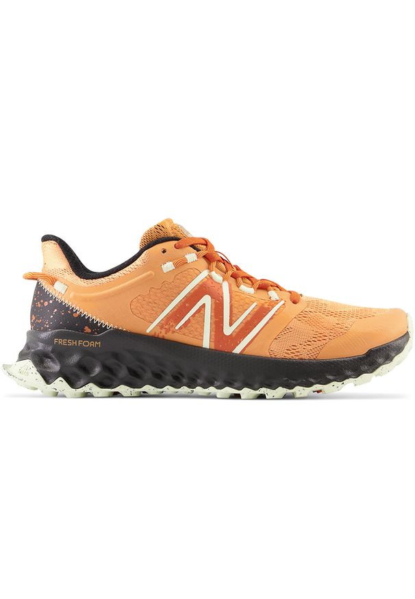 Buty damskie New Balance Fresh Foam Garoé WTGAROE1 – pomarańczowe. Okazja: na co dzień. Kolor: pomarańczowy. Materiał: materiał, guma, syntetyk. Szerokość cholewki: normalna. Sport: bieganie, fitness