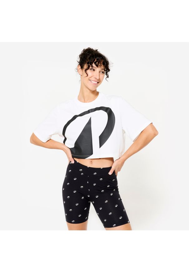 DOMYOS - Koszulka z krótkim rękawem damska Domyos Gym & Pilates crop top. Kolor: biały. Materiał: materiał, włókno, lyocell, bawełna. Długość rękawa: krótki rękaw. Długość: krótkie. Sport: joga i pilates