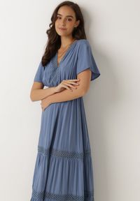 Born2be - Niebieska Sukienka Selphie. Kolor: niebieski. Materiał: tkanina, koronka. Długość rękawa: krótki rękaw. Wzór: ażurowy, aplikacja, koronka. Sezon: lato. Długość: midi #3