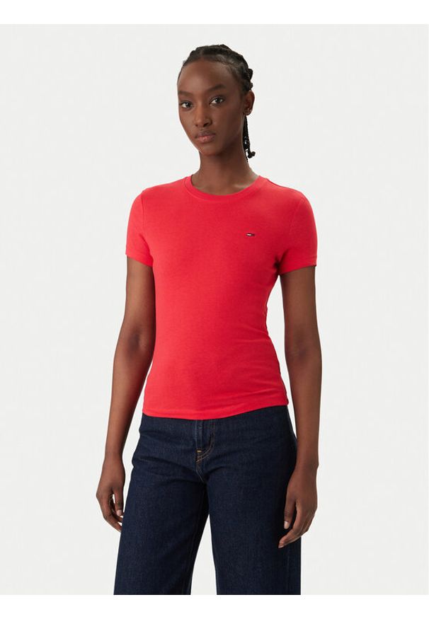 Tommy Jeans T-Shirt DW0DW20459 Czerwony Slim Fit. Kolor: czerwony. Materiał: bawełna