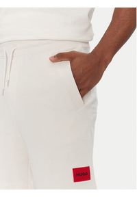 Hugo - HUGO Szorty sportowe Diz222 50466196 Écru Regular Fit. Materiał: bawełna. Styl: sportowy