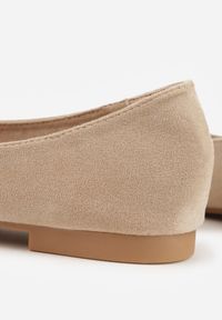 Born2be - Beżowe Balerinki z Imitacji Zamszu z Noskiem w Szpic Egynome. Okazja: na co dzień, na spotkanie biznesowe, do pracy. Kolor: beżowy. Materiał: zamsz. Styl: casual, biznesowy, elegancki #3