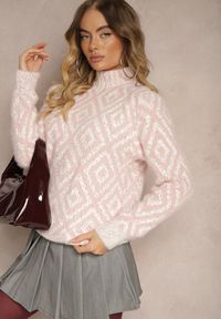 Renee - Ciemnoróżowy Golf z Wełną z Alpaki w Ozdobny Wzór w Romby Kikivra. Typ kołnierza: golf. Kolor: różowy. Materiał: wełna. Sezon: zima #4
