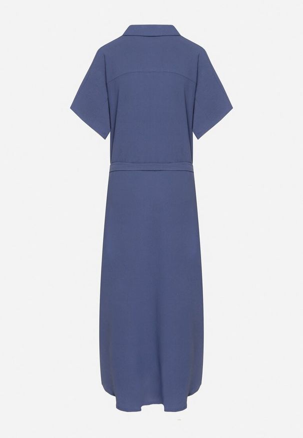 Born2be - Granatowa Sukienka Wiskozowa o Luźnym Koszulowym Kroju Wiązana w Talii Rionella. Kolor: niebieski. Materiał: wiskoza. Długość rękawa: krótki rękaw. Sezon: lato. Typ sukienki: koszulowe. Styl: klasyczny