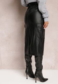 Renee - Czarna Spódnica Midi z Imitacji Skóry Paskiem i Kieszeniami Cargo Edvardisa. Kolor: czarny. Materiał: skóra #5