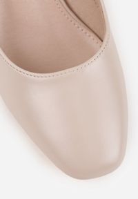 Born2be - Ciemnobeżowe Czółenka VICES na Ozdobnym Słupku z Odkrytą Piętą Sanegea. Okazja: na wesele, do pracy, na co dzień, na ślub cywilny. Zapięcie: pasek. Kolor: beżowy. Materiał: jeans. Obcas: na słupku. Styl: casual, klasyczny, elegancki #2