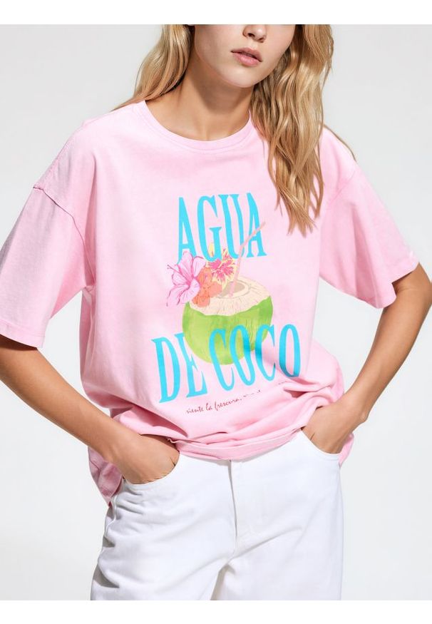 Reserved - T-shirt z nadrukiem - różowy. Kolor: różowy. Materiał: bawełna, dzianina. Wzór: nadruk
