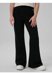 4f - 4F Spodnie dresowe z rozszerzanymi nogawkami damskie - czarny 122 (6-7 lat). Okazja: na co dzień. Kolor: czarny. Materiał: dresówka. Wzór: aplikacja. Sezon: lato. Styl: casual #2