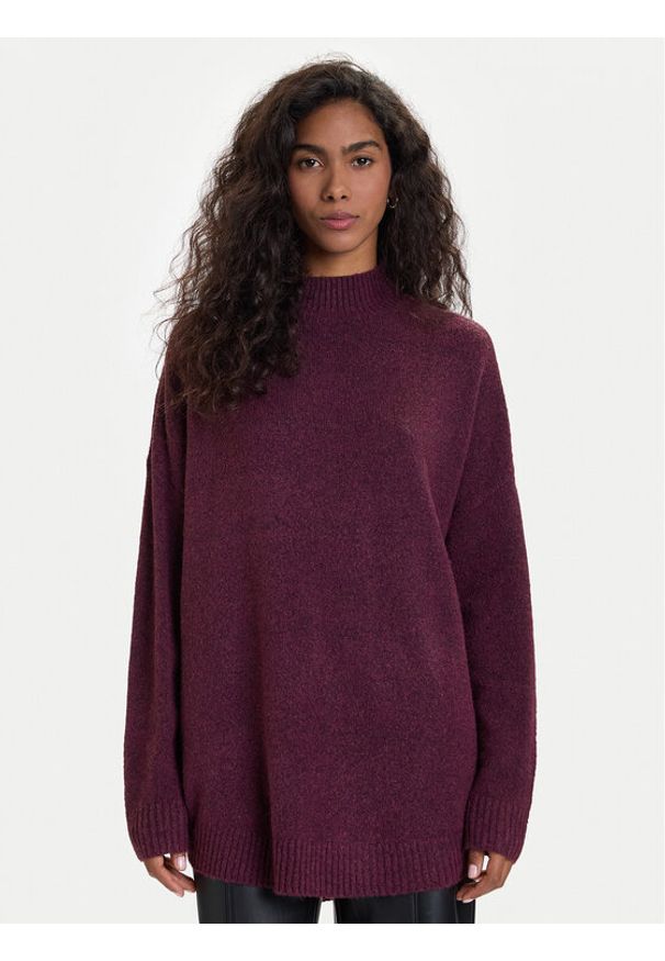 Vero Moda Sweter Plaza 10290784 Fioletowy Loose Fit. Kolor: fioletowy. Materiał: syntetyk
