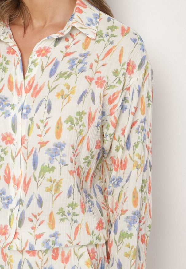 Born2be - Beżowa Koszula z Bawełny z Kwiatowym Motywem Nilarienne. Okazja: na spotkanie biznesowe, na co dzień. Typ kołnierza: kołnierzyk klasyczny. Kolor: beżowy. Materiał: bawełna. Wzór: kwiaty. Styl: elegancki, biznesowy, klasyczny, casual