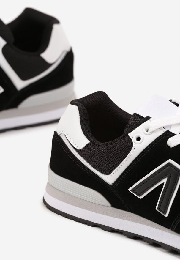 Born2be - Czarno-Białe Buty Sportowe Sneakersy z Ozdobną Aplikacją Rilazea. Okazja: na co dzień. Kolor: czarny. Materiał: jeans. Wzór: aplikacja