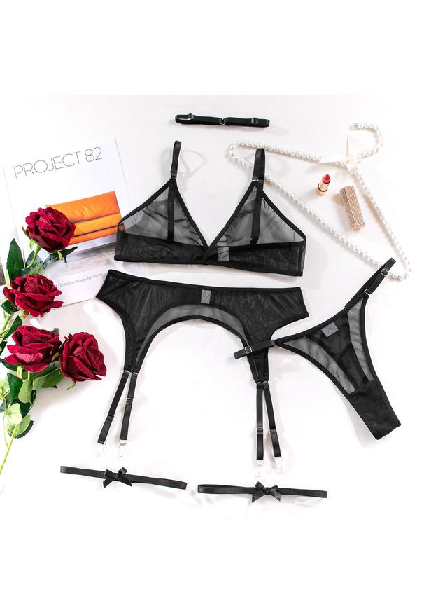 Intica - Komplet bielizny z delikatnych materiałów na romantyczne wieczory Carmelita. Kolor: czarny. Materiał: materiał