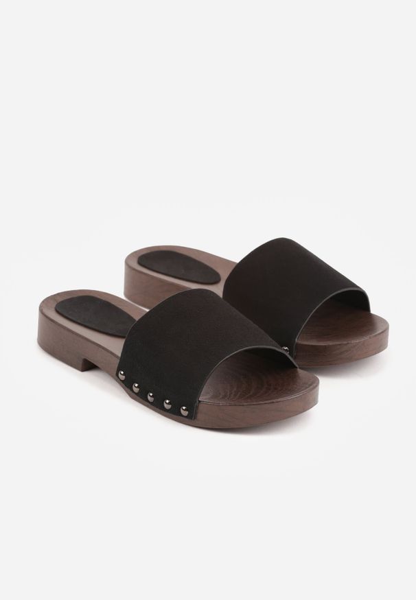 Born2be - Czarne Klapki Ozdobione Nitami Thronisei. Okazja: na co dzień. Kolor: czarny. Materiał: jeans. Wzór: aplikacja. Styl: casual