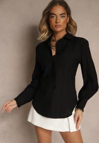 Renee - Czarna Koszula z Usztywnioną Linią Ramion i Wiązaniem Meroniela. Okazja: na co dzień, na spotkanie biznesowe. Kolor: czarny. Materiał: jeans. Styl: biznesowy, elegancki, casual #3
