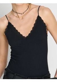 Sinsay - Body na ramiączkach z koronką - czarny. Kolor: czarny. Materiał: koronka. Długość rękawa: na ramiączkach. Wzór: koronka #1