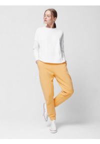 outhorn - Spodnie dresowe damskie - żółte. Kolor: żółty. Materiał: dresówka. Wzór: nadruk #4