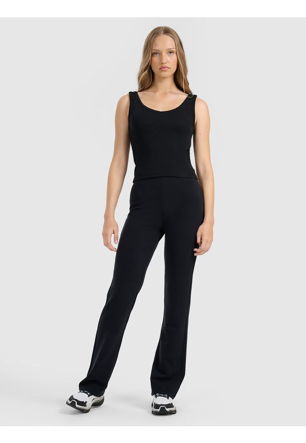 4f - 4F Spodnie dresowe z prostymi nogawkami z modalem damskie - czarne XS. Kolor: czarny. Materiał: dresówka. Długość: długie