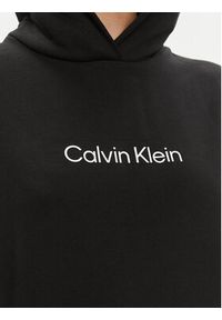 Calvin Klein Sukienka dzianinowa Hero Logo Hoodie Dress K20K206897 Czarny Regular Fit. Kolor: czarny. Materiał: bawełna