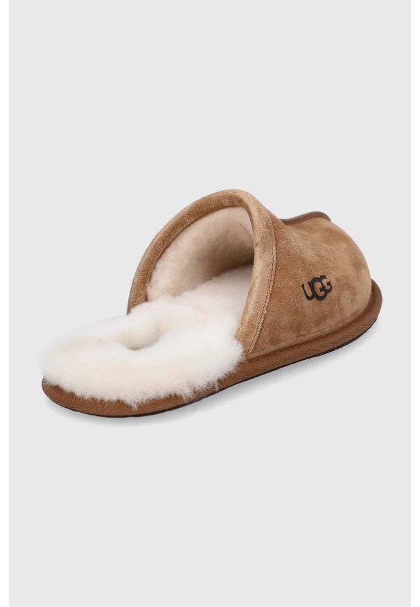 Ugg - UGG - Kapcie Scuff. Kolor: brązowy. Materiał: materiał, guma. Wzór: gładki