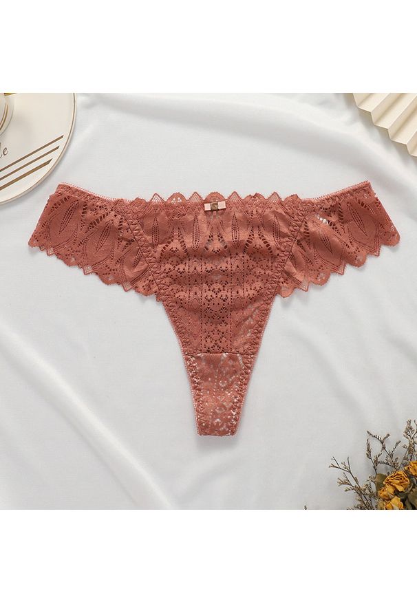 Intica - Stringi koronkowe bezszwowe dopasowane do ciała Dehlia. Kolor: beżowy. Materiał: koronka. Wzór: koronka