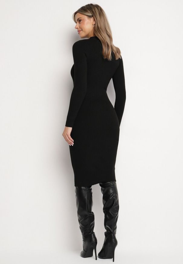 Born2be - Czarna Sukienka Dzianinowa Dopasowana Morttina. Okazja: na co dzień. Kolor: czarny. Materiał: dzianina. Długość rękawa: długi rękaw. Typ sukienki: proste. Styl: klasyczny, casual, elegancki. Długość: midi