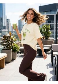 Sinsay - Spodnie flare z dzianiny scuba Gym Hard - brązowy. Kolor: brązowy. Materiał: dzianina #1