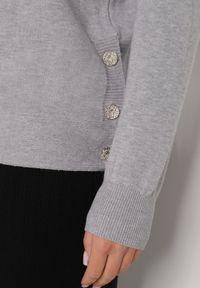 Born2be - Szary Sweter z Guzikami z Boku Tusiana. Okazja: na co dzień. Kolor: szary. Materiał: jeans. Styl: klasyczny, casual #2