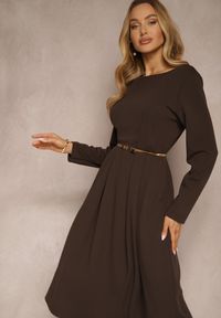 Renee - Brązowa Rozkloszowana Sukienka w Eleganckim Stylu Temilissa. Okazja: na co dzień, na imprezę, na spotkanie biznesowe. Kolor: brązowy. Typ sukienki: rozkloszowane. Styl: elegancki #3