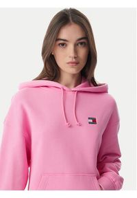 Tommy Jeans Bluza Badge DW0DW19414 Różowy jasny Boxy Fit. Kolor: różowy. Materiał: bawełna #4