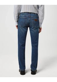 Wrangler - MESKIE SPODNIE WRANGLER GREENSBORO MARINE TINT 112371009. Styl: marine #4