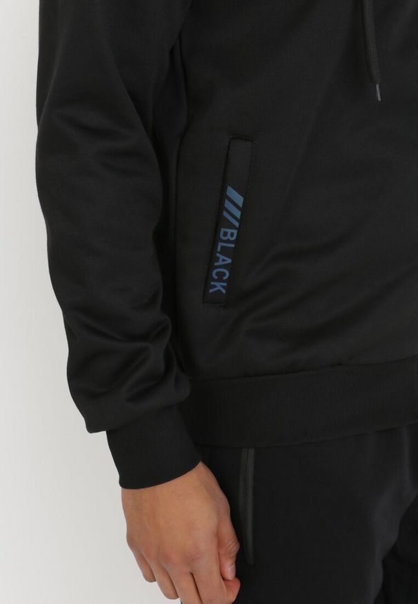 Born2be - Czarna Bluza Elomene. Kolor: czarny. Materiał: polar, dzianina. Wzór: gładki, aplikacja. Styl: sportowy
