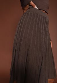 Renee - Brązowa Spódnica z Kaszmirem o Rozkloszowanym Kroju High Waist Acrea. Okazja: na co dzień. Stan: podwyższony. Kolor: brązowy. Materiał: kaszmir. Styl: elegancki, casual