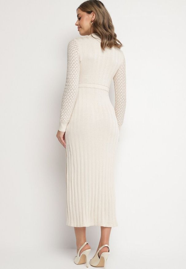 Born2be - Beżowa Sukienka z Ażurowej Dzianiny Ozdobiona Metalicznymi Guzikami Aviola. Okazja: na co dzień, na spotkanie biznesowe. Kolor: beżowy. Materiał: dzianina. Wzór: ażurowy, aplikacja. Sezon: wiosna, jesień. Typ sukienki: ołówkowe, proste. Styl: casual, elegancki, biznesowy