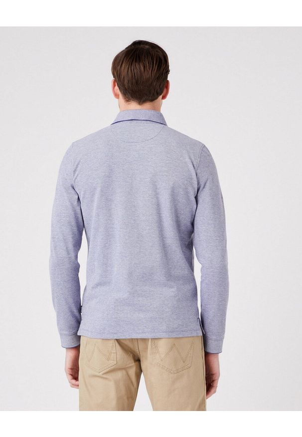Wrangler - WRANGLER REFINED POLO MĘSKA KOSZULKA DŁUGI RĘKAW BLUE W7F9KHB51 112323733. Typ kołnierza: polo. Długość rękawa: długi rękaw. Długość: długie