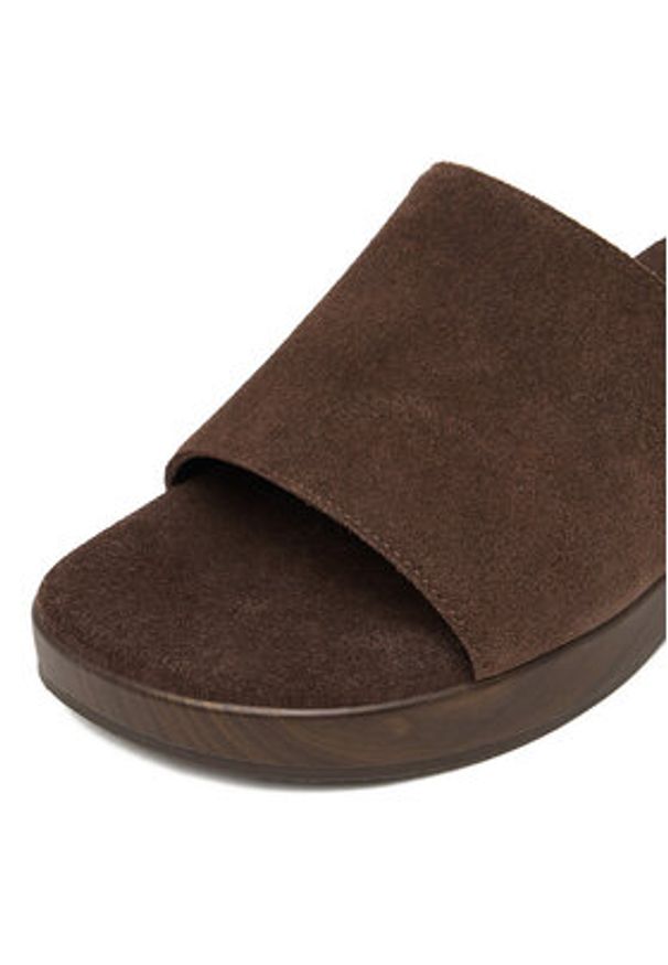 Gino Rossi - GINO ROSSI Klapki EO-LZRL0558-84 Brązowy. Kolor: brązowy. Materiał: zamsz, skóra