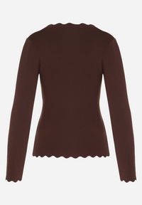 Born2be - Brązowy Sweter z Wiskozą Ozdobiony Falbankami Mevita. Typ kołnierza: kołnierz z falbankami. Kolor: brązowy. Materiał: wiskoza. Wzór: aplikacja. Styl: klasyczny, elegancki #5