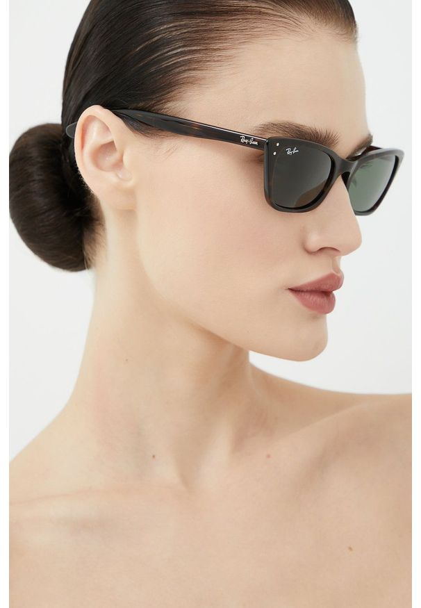Ray-Ban okulary przeciwsłoneczne damskie kolor brązowy. Kolor: brązowy
