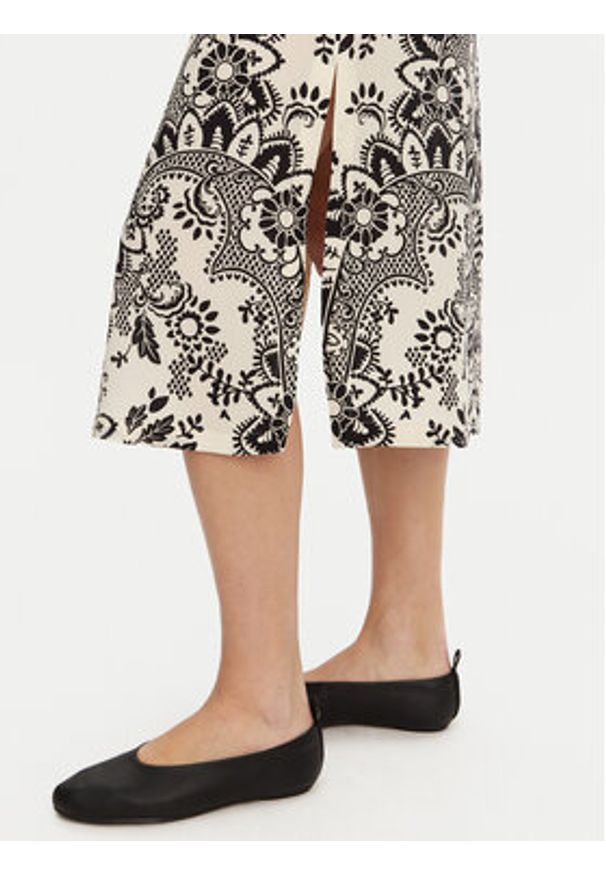 Weekend Max Mara Sukienka codzienna Vela 2515221022 Czarny Regular Fit. Okazja: na co dzień. Kolor: czarny. Materiał: jedwab. Typ sukienki: proste. Styl: casual