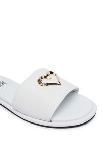 Love Moschino - LOVE MOSCHINO Klapki JA28252G0OIA0100 Biały. Kolor: biały. Materiał: materiał #5