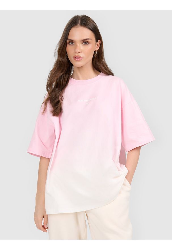 4f - 4F T-shirt loose z nadrukiem damski - różowy M. Kolor: różowy. Materiał: materiał, dresówka. Wzór: nadruk. Sezon: zima