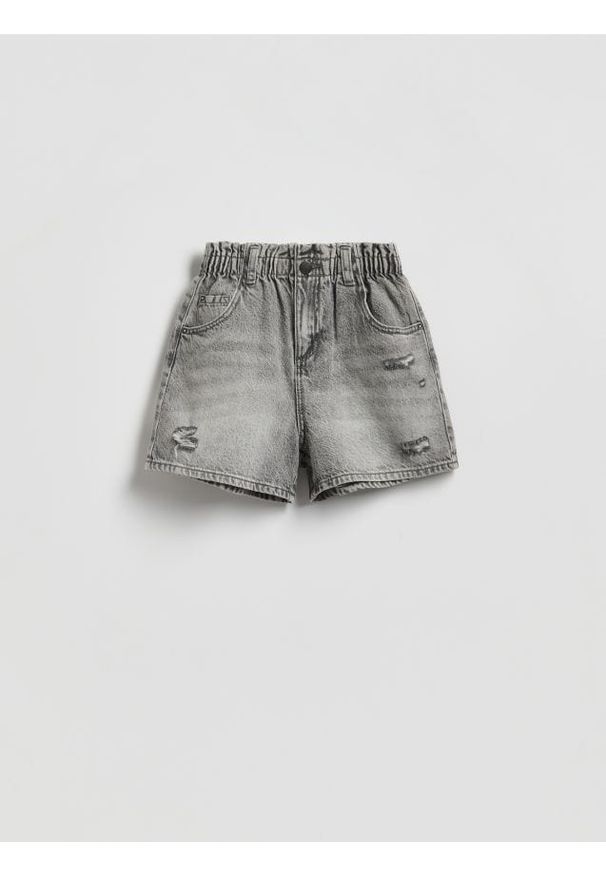 Reserved - Jeansowe szorty paperbag - jasnoszary. Kolor: szary. Materiał: jeans