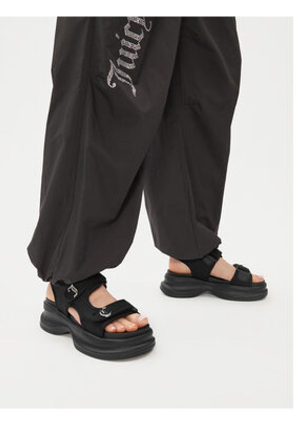Juicy Couture Sandały WSS21516-01 Czarny. Kolor: czarny. Materiał: materiał