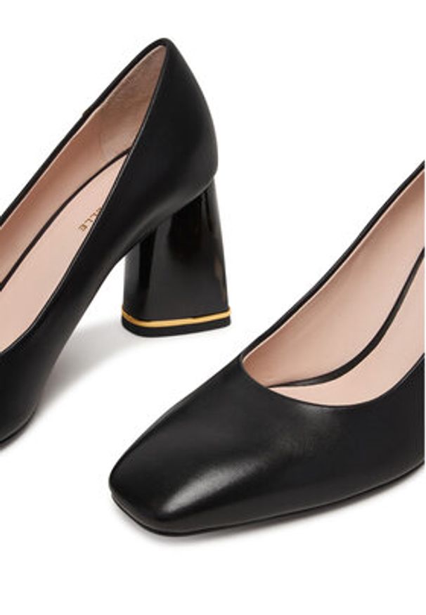 Coccinelle Czółenka Coccinelle C-Everyday E4 U1K 13 02 01 Czarny. Kolor: czarny. Materiał: skóra