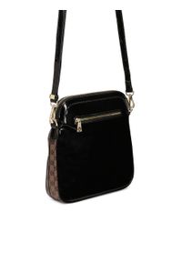 Kazar - Skórzana miejska listonoszka w monogramy KAZAR. Kolor: brązowy. Materiał: lakierowane, skórzane. Styl: klasyczny #2