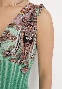 Born2be - Zielona Sukienka z Troczkami w Ramionach Rozkloszowana z Dekoltem w V Araxeda. Typ kołnierza: dekolt w kształcie V. Kolor: zielony. Sezon: lato. Styl: elegancki #2