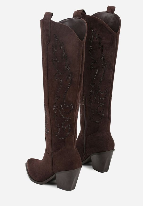 Renee - Ciemnobrązowe Kozaki Kowbojki na Stożkowym Obcasie Zdobione Cyrkoniami Nalera. Okazja: na co dzień. Kolor: brązowy. Materiał: jeans, skóra. Wzór: aplikacja. Obcas: na obcasie. Styl: casual. Wysokość obcasa: średni